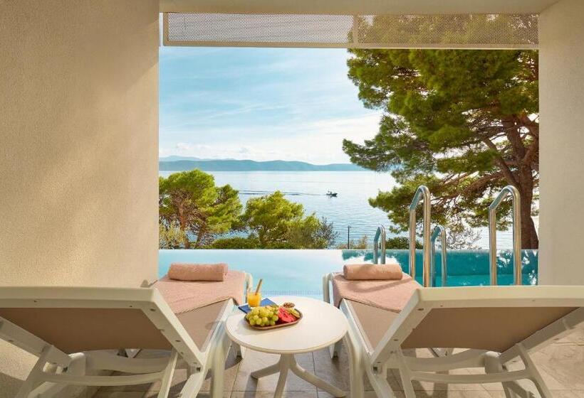 Standard swim-up room with sea view, Tui Blue Makarska