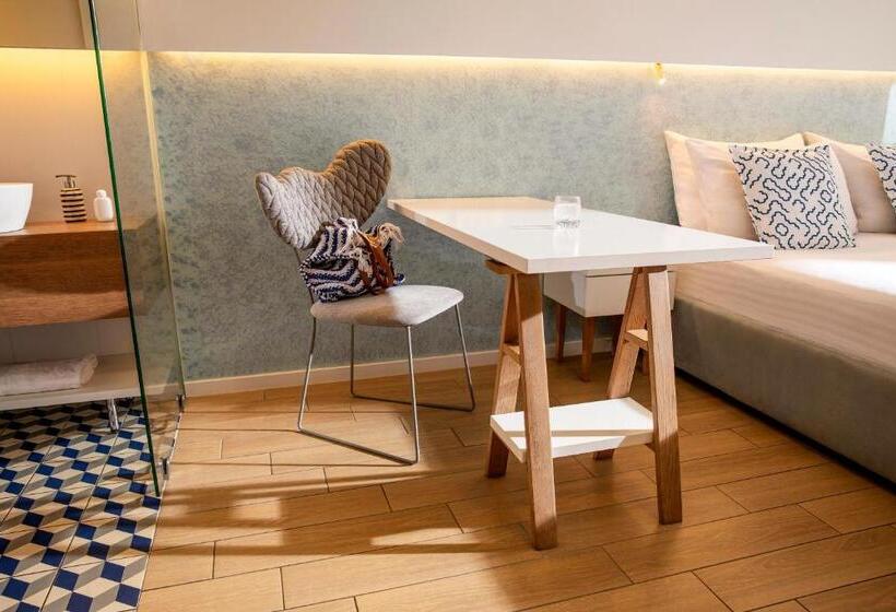 اتاق سوپریور با چشم‌انداز جانبی دریا, Tui Blue Makarska   Adults Only