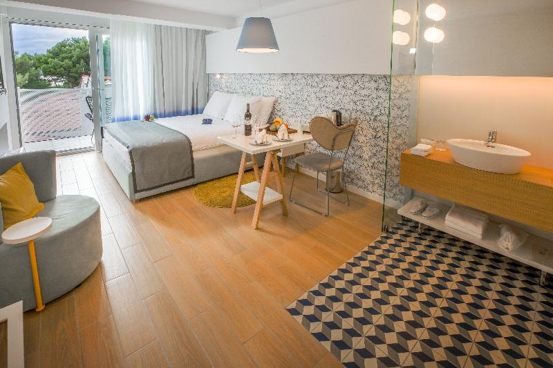 اتاق سوپریور با چشم‌انداز جانبی دریا, Tui Blue Makarska   Adults Only