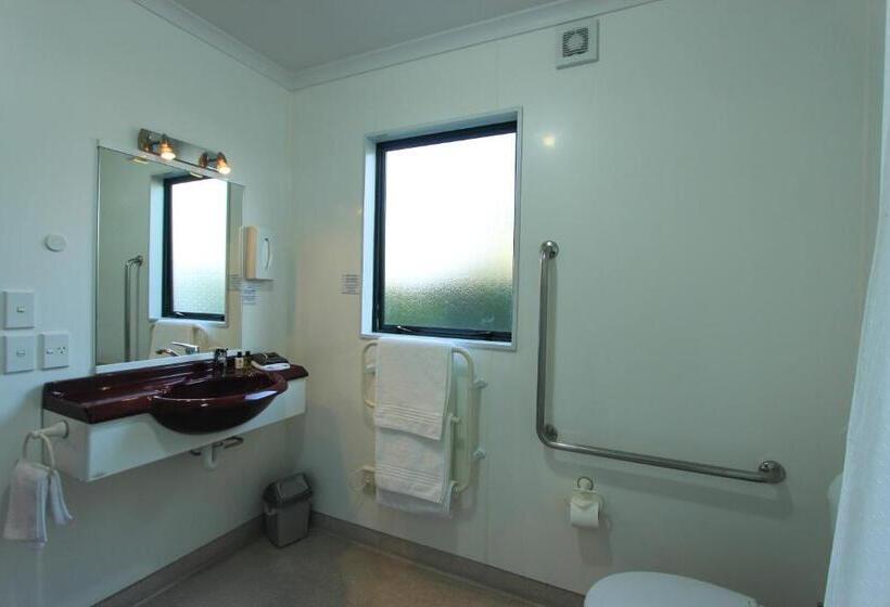 استودیوی استاندارد, Bk's Magnolia Motor Lodge