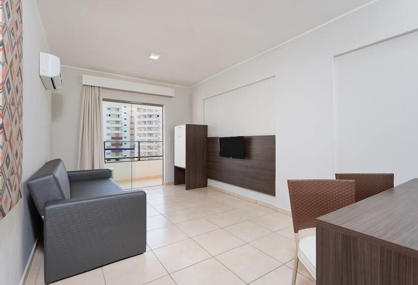 اتاق لوکس با چشم‌انداز استخر, Wyndham Olímpia Royal Hotels