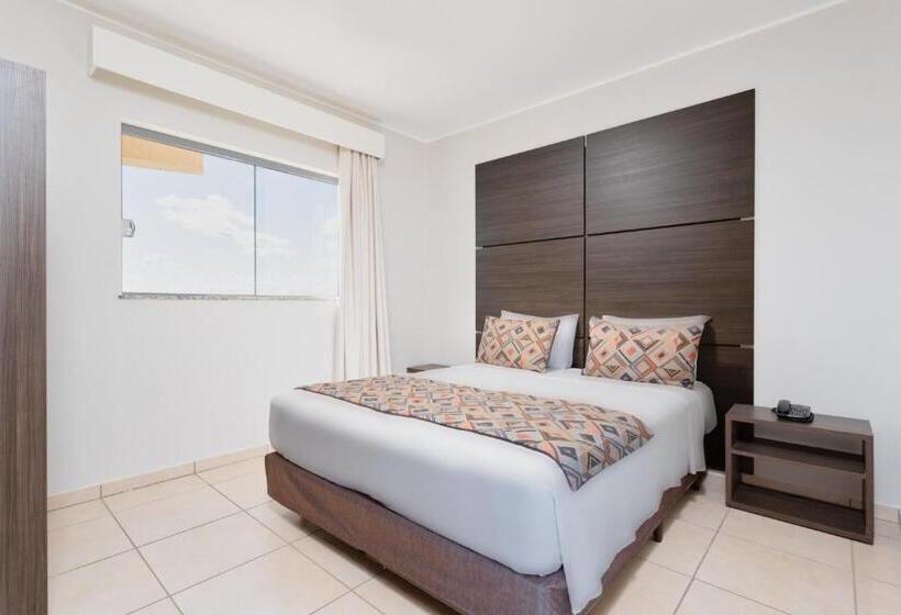 اتاق لوکس با چشم‌انداز استخر, Wyndham Olímpia Royal Hotels