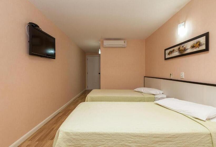 اتاق لوکس سه تخته, Tri Hotel Smart Caxias