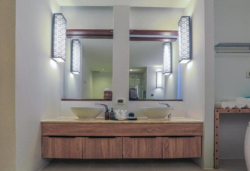 اتاق لوکس با چشم‌انداز باغ, Akira Lipe Resort