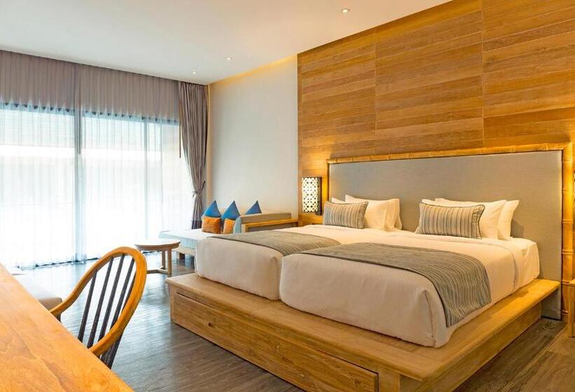اتاق سوپریور با چشم‌انداز استخر, Akira Lipe Resort