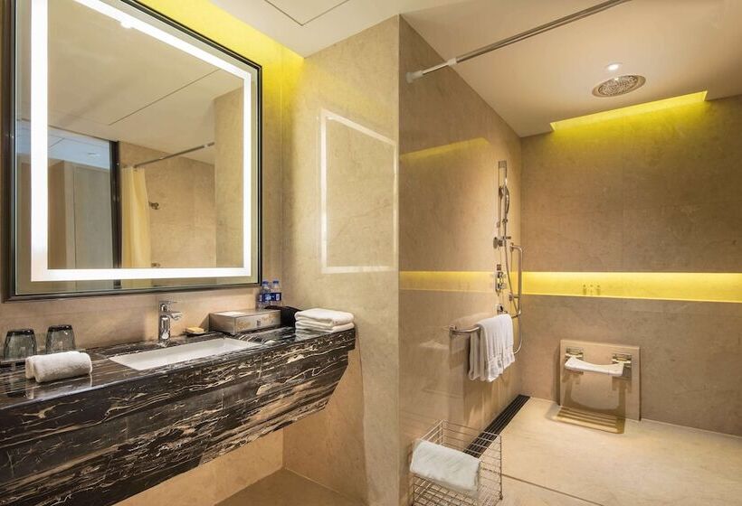 اتاق استاندارد با تخت بزرگ برای معلولان, Doubletree By Hilton Hotel Anshun