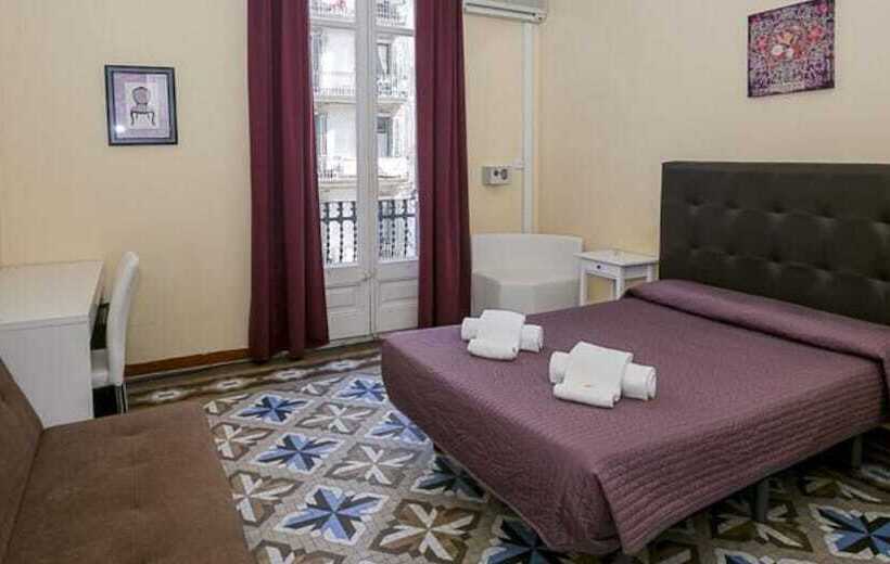 Superior Room, Hostal Balmes Centro