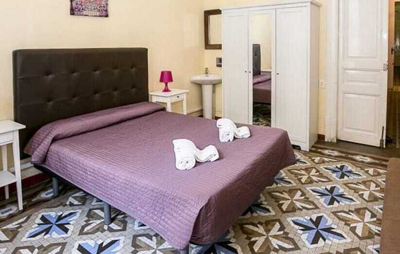 اتاق استاندارد با سرویس بهداشتی مشترک, Hostal Balmes Centro