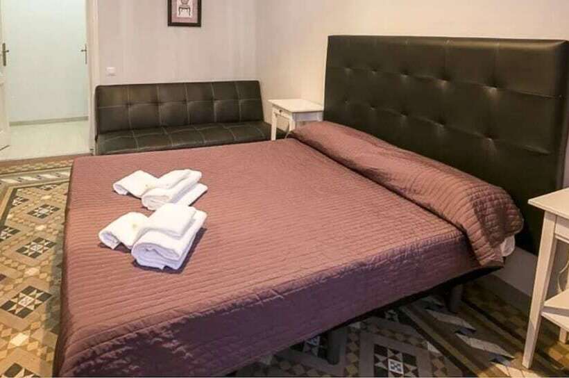 اتاق استاندارد چهار تخته, Hostal Balmes Centro