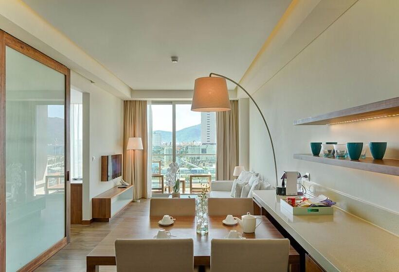 2 Bedroom Suite City View, A La Carte Da Nang Beach