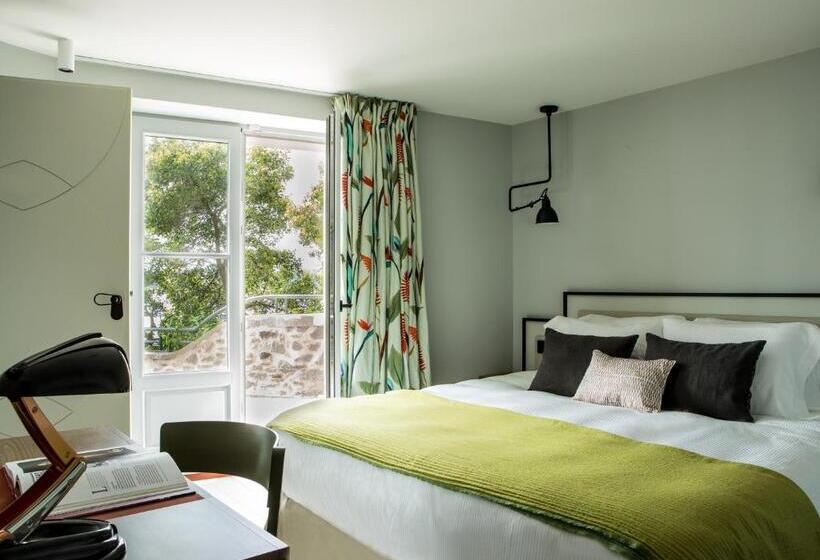 اتاق لوکس با بالکن و چشم‌انداز دریا, Castelbrac Hotel & Spa