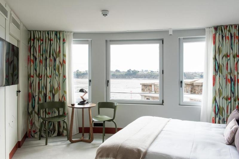 اتاق لوکس با چشم‌انداز دریا, Castelbrac Hotel & Spa