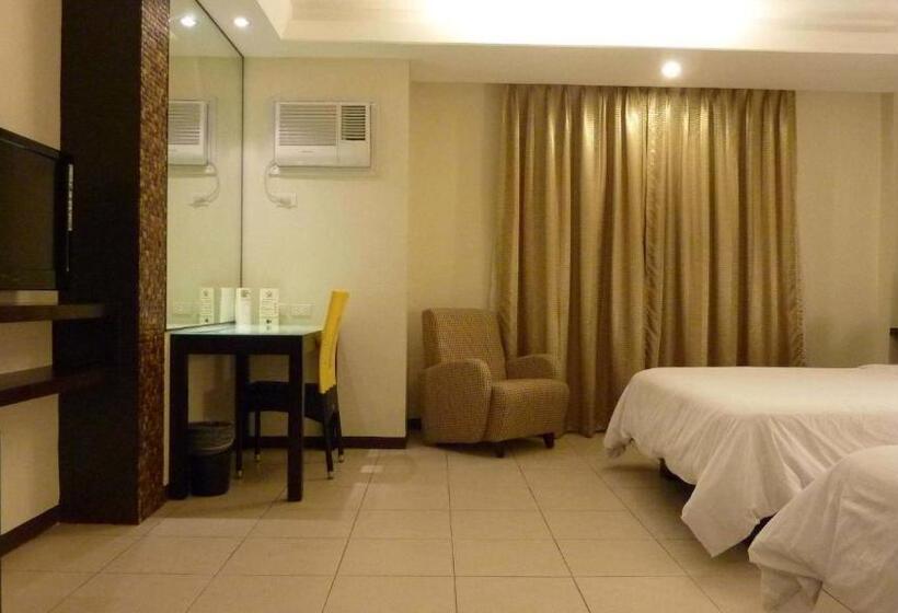 اتاق لوکس سه تخته, Circle Inn  Iloilo City Center