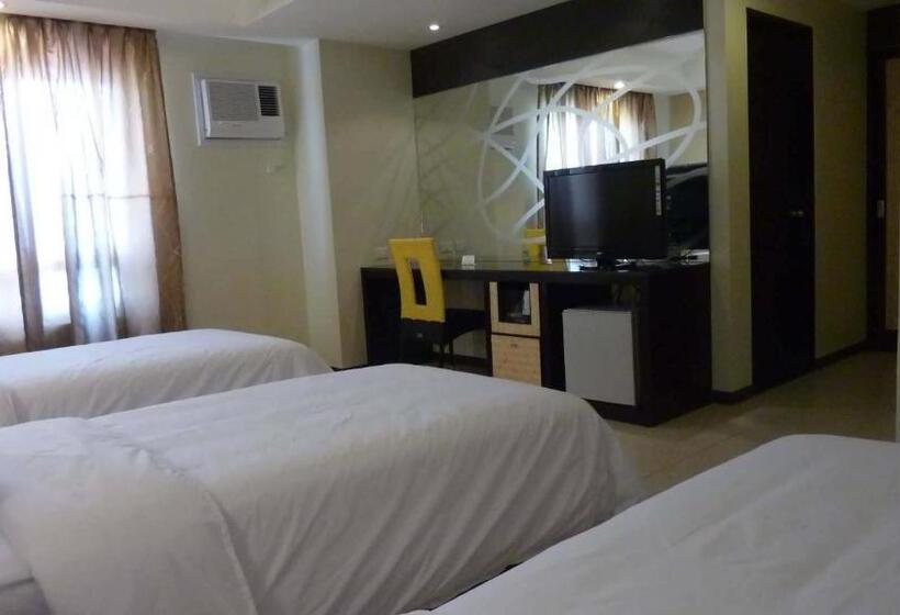 اتاق لوکس سه تخته, Circle Inn  Iloilo City Center