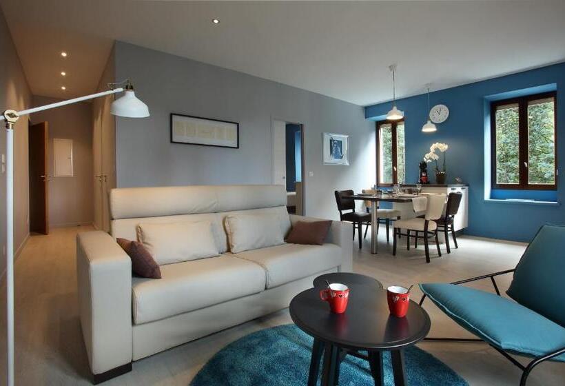 1 Bedroom Apartment, Des Eaux