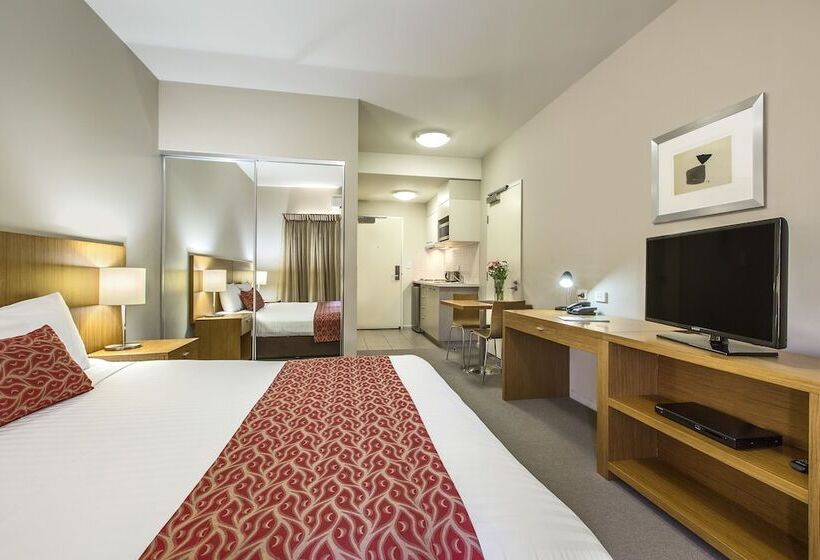استودیوی استاندارد, Gladstone Downtown Central Apartment Hotel Official