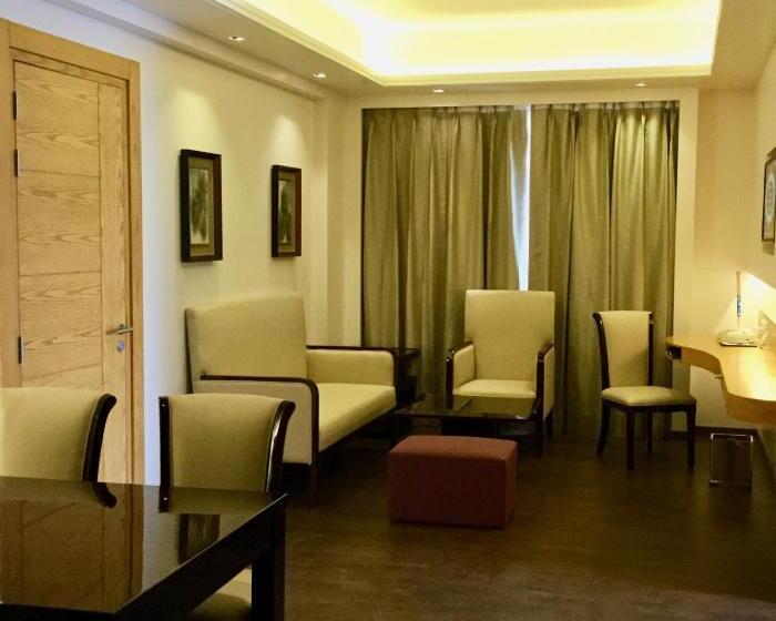 سوییت, Golden Tulip Vasundhara