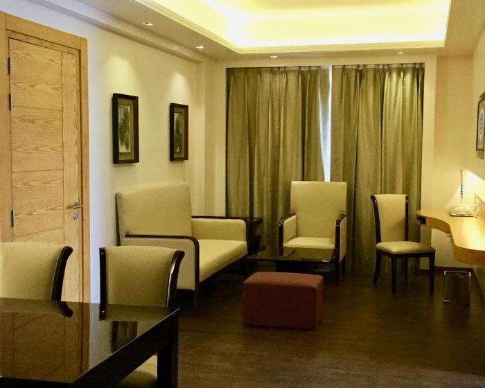 Suite, Golden Tulip Vasundhara  And Suites