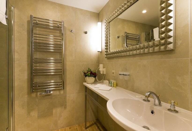 سوییت جونیور, Grandhotel Ambassador Národní Dům