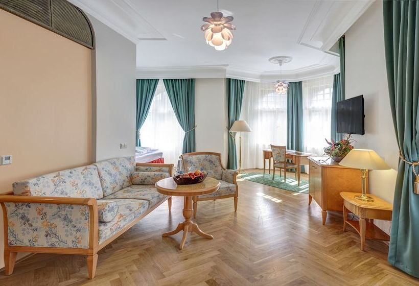 سوییت جونیور, Grandhotel Ambassador Národní Dům