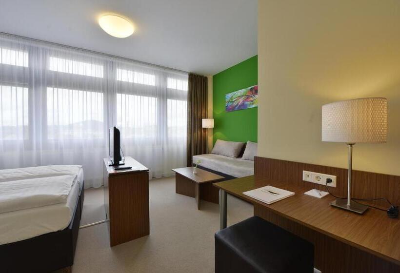 Habitación Triple Clásica, Invite  Fulda City Hauptbahnhof