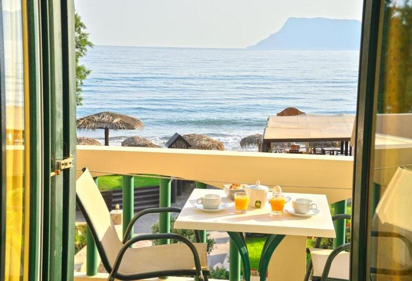 استودیوی استاندارد با چشم‌انداز دریا, Maria Beach