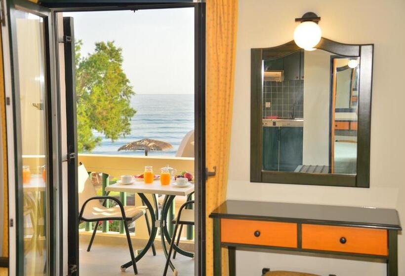 استودیوی استاندارد با چشم‌انداز دریا, Maria Beach