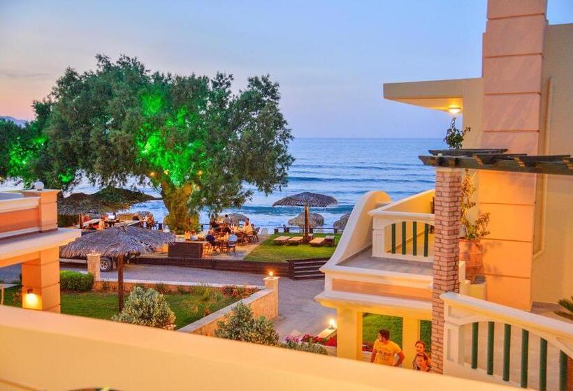 استودیوی استاندارد با چشم‌انداز دریا, Maria Beach
