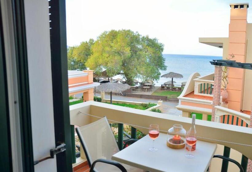 استودیوی استاندارد با چشم‌انداز دریا, Maria Beach