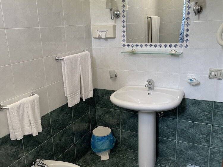 اتاق استاندارد, Miramare Garzia