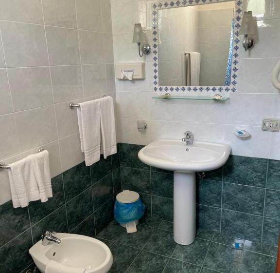 Triple Room Sea View, Miramare Garzia