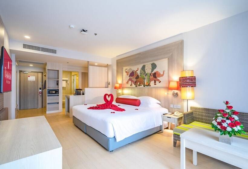 Premium Room Pool View, Ramada By Wyndham Phuket Deevana