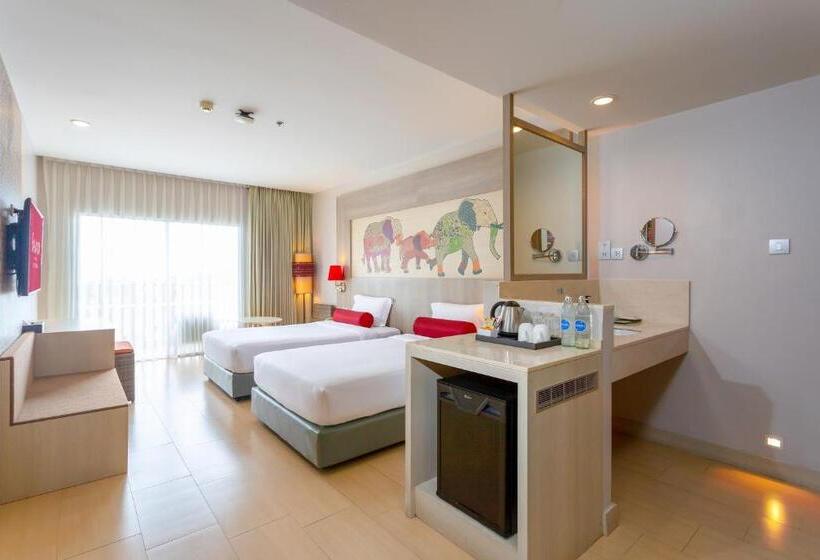 اتاق لوکس با بالکن, Ramada By Wyndham Phuket Deevana