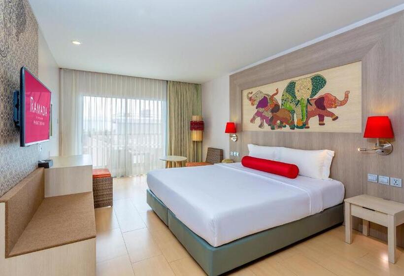 اتاق لوکس با بالکن, Ramada By Wyndham Phuket Deevana