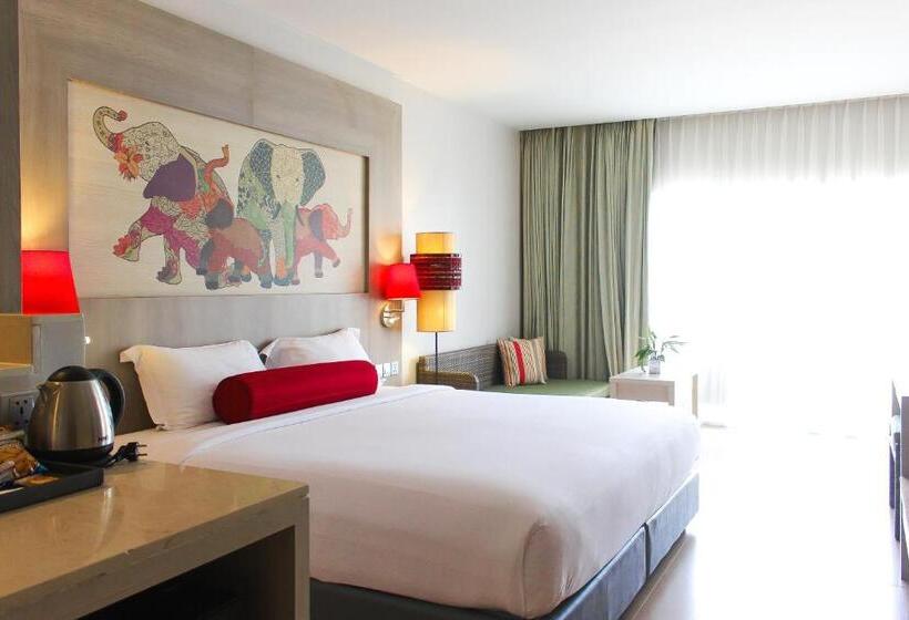 Premium Room Pool View, Ramada By Wyndham Phuket Deevana