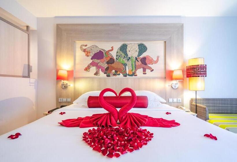 Premium Room Pool View, Ramada By Wyndham Phuket Deevana