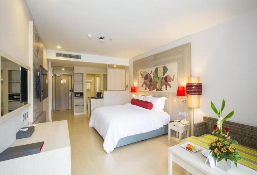 Premium Room Pool View, Ramada By Wyndham Phuket Deevana