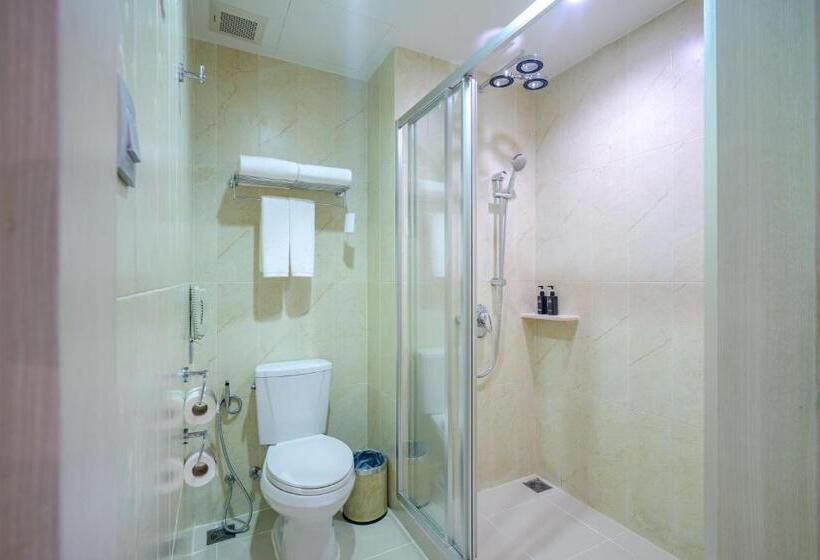 اتاق لوکس با بالکن, Ramada By Wyndham Phuket Deevana