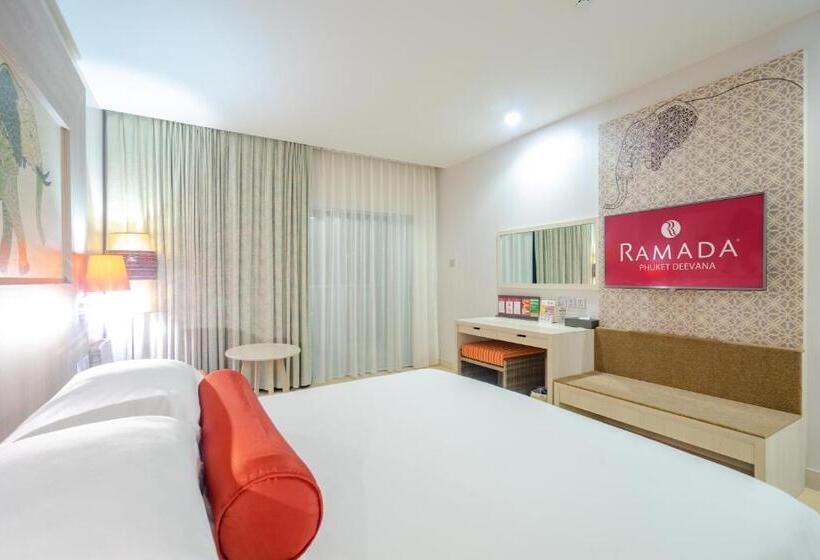 اتاق لوکس با بالکن, Ramada By Wyndham Phuket Deevana