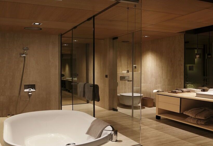 Quarto Premium, Roseate House New Delhi
