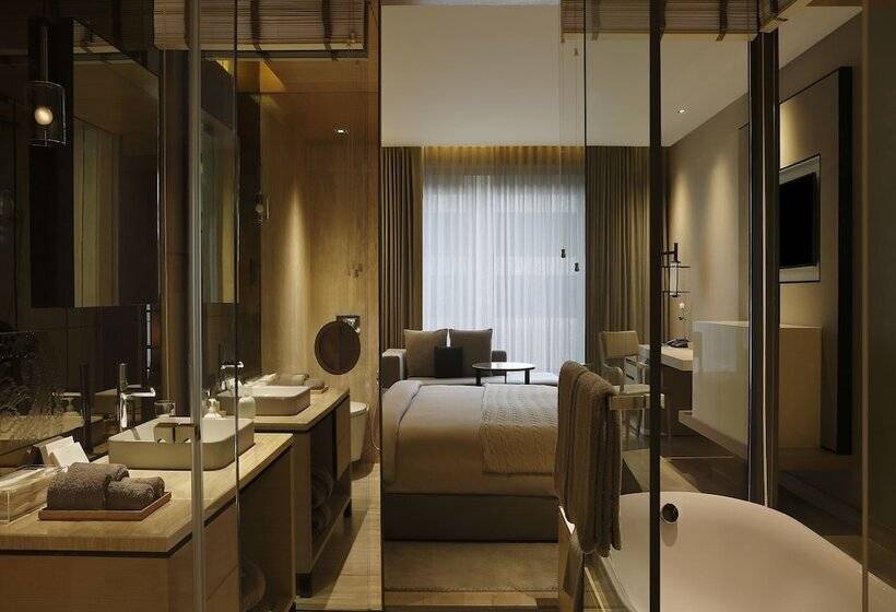 Quarto Premium, Roseate House New Delhi