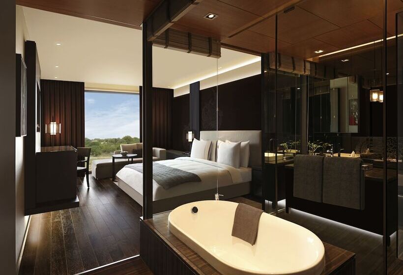 Quarto Club, Roseate House New Delhi
