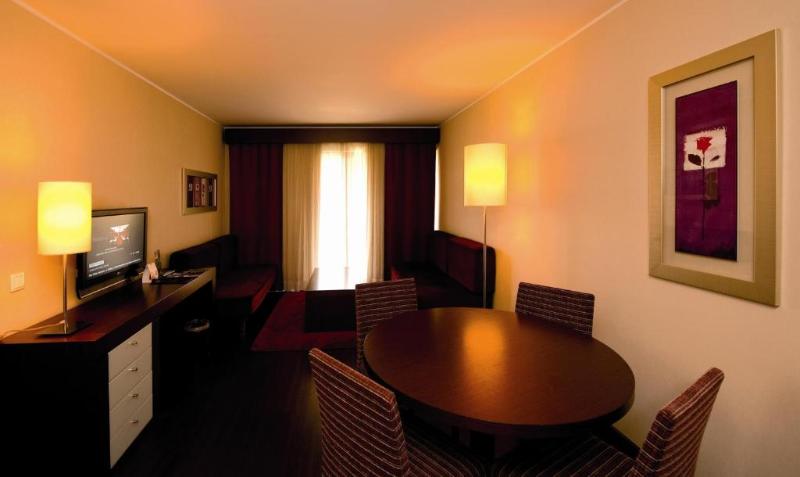 Quarto Premium, Roseate House New Delhi
