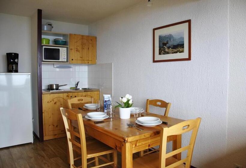 2 Bedroom Apartment, La Berangere