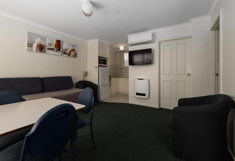 2 Bedroom Family Apartment, Barclay Motor Inn