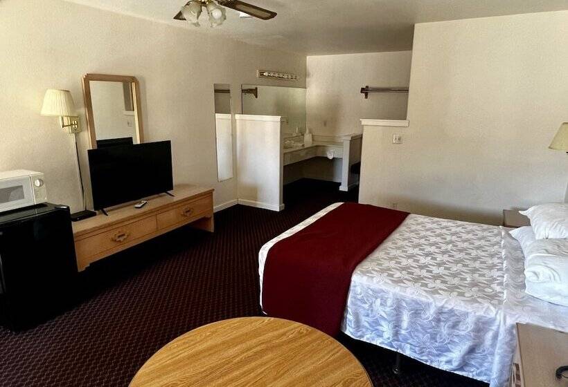 اتاق استاندارد با تخت دوبل, Rodeway Inn