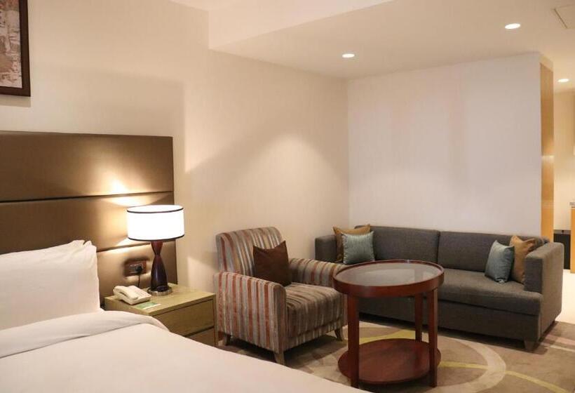استودیوی لوکس, Oakwood Residence Kapil Hyderabad