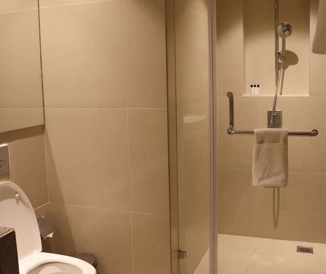 استودیوی لوکس, Oakwood Residence Kapil Hyderabad