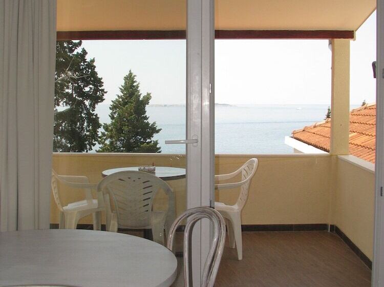 Comfort studio with sea view, Villa Carmen Rooms & Apartments