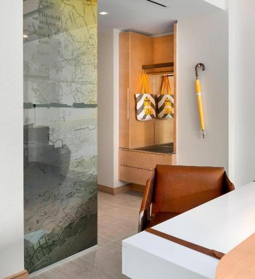 quarto Deluxe Cama King Vista Cidade, The Envoy Hotel, Autograph Collection
